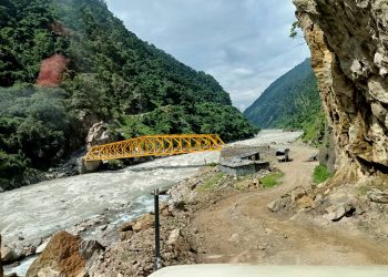 १२ वर्षपछी पुल बन्यो, सडक अधुरै