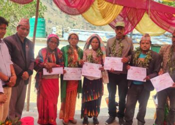 गणतन्त्र दिवसको अवसरमा गाउँपालिकाद्धारा सहिद परिवारलाई सम्मान