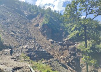 गगने खोलाको पहिरोले कर्णाली राजमार्ग अवरुद्ध