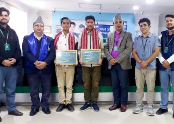 सानिमा बैैंक कालिकोटद्धारा एक लाख बराबरको छात्रवृत्ति प्रदान