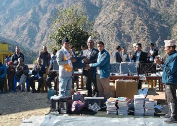 मेगा वैँकद्धारा बिद्यालयलाई कम्प्युटर सहयोग