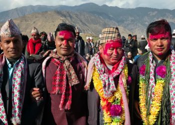 पलाति सरकार बनाउने कमान्डर सहित ३२५ जना एमाले मा समाहित